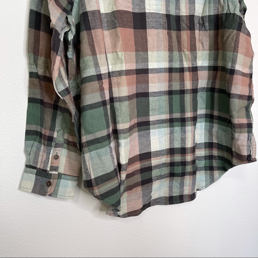 Universal Thread Sage Green Grid Plaid Button Down Shirt Shacket - Picture 10 of 10